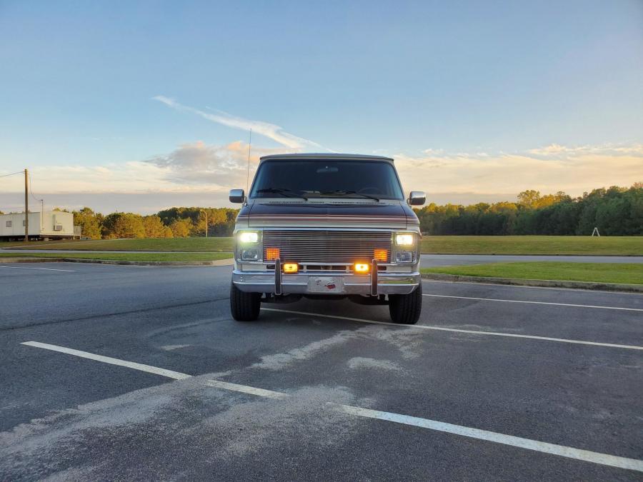  Chevrolet G20 Conversion Van  (CG21305) 1988 года  (фото 47 из 257)